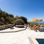 Seaview Haven With Pool By The *