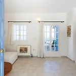 شقة Seaview Haven With Pool By The فيرغا كالاماتا