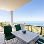 Seaview Haven With Pool By The شقة