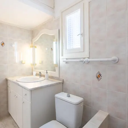 Seaview Haven With Pool By The