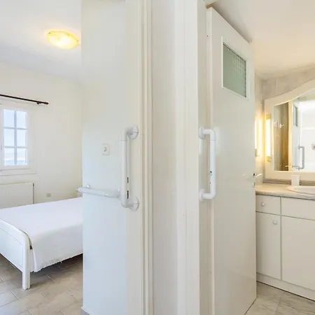 Seaview Haven With Pool By The