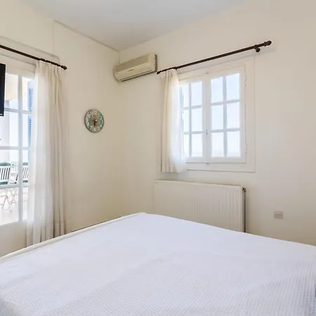 Διαμέρισμα Seaview Haven With Pool By The *