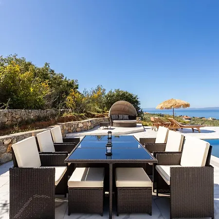 Apartman Seaview Haven With Pool By The *