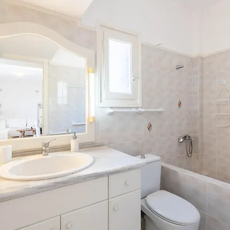 Apartment Seaview Haven With Pool By The