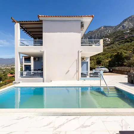 Seaview Haven With Pool By The