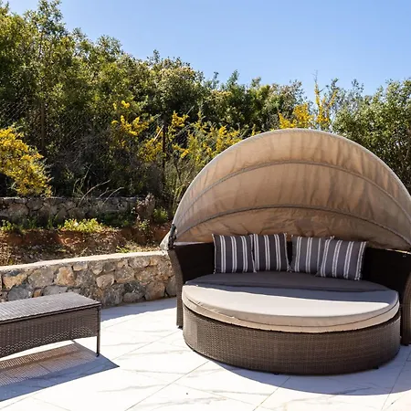 Seaview Haven With Pool By The