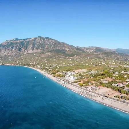 Seaview Haven With Pool By The Διαμέρισμα Βέργα Καλαμάτας