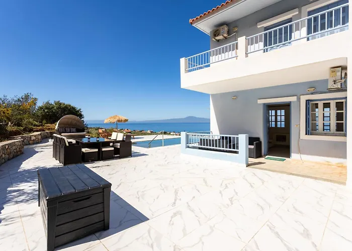 Apartment Seaview Haven With Pool By The *