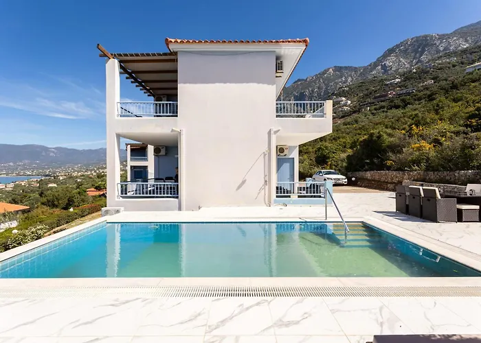 Seaview Haven With Pool By The