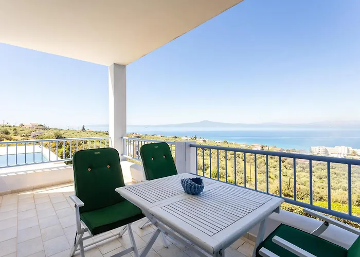 Seaview Haven With Pool By The Apartment